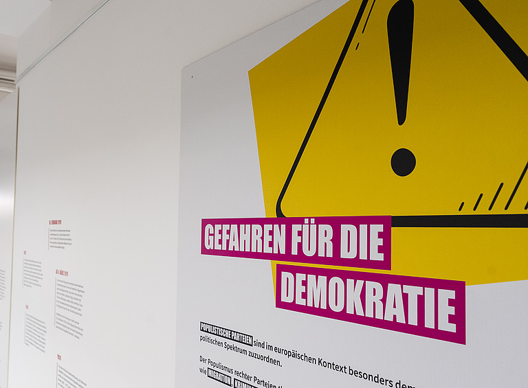 Ausstellungssujet_Gefahren für die Demokratie