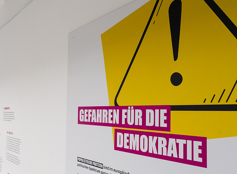 Ausstellungssujet_Gefahren für die Demokratie