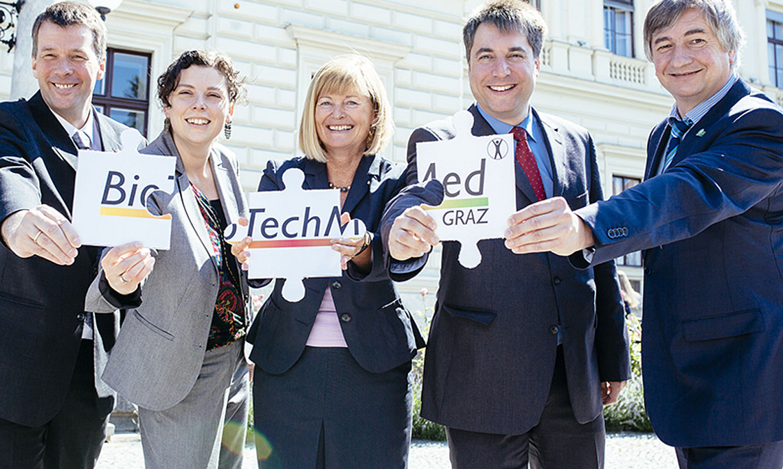 BioTechMed-Graz – gebündelte Spitzenforschung an drei Universitäten: Vizerektor Bischof, Professorin Moissl-Eichinger, Rektorin Neuper, Professor Albrecht und Rektor Smolle (v.l.), Foto: Kanizaj