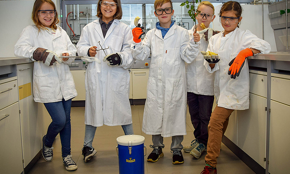 Forschung macht Spaß: Unter diesem Motto bringt die KinderUniGraz seit 15 Jahren Wissenschaft Kindern und Jugendlichen näher. Nächster Termin: Die Science-Busters-Show am 26. Februar an der Uni Graz. Foto: KinderUniGraz.