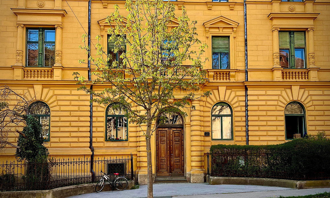 Schubertstrasse 23 Hauseingang des CIRAC