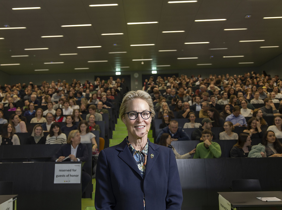 Arnold und Publikum ©© Helmut Lunghammer