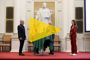 Karl Steininger mit den Wegbegleiter:innen ©Uni Graz/CP-PICTURES