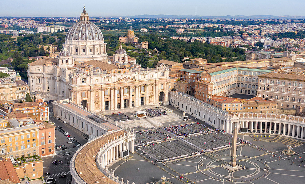 Petersdom und Petersplatz aus der Vogelperspektive