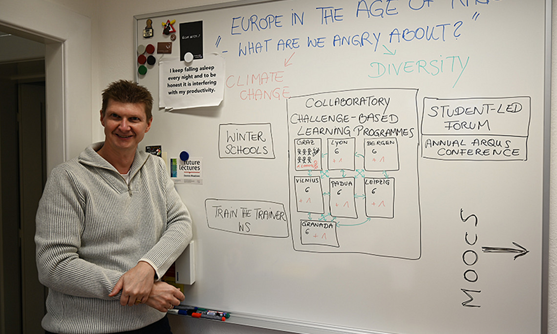 Michael Kopp steuert sein Know-how als Experte für so genannte MOOCs der AL 7 bei. Foto: Uni Graz/Leljak. 
