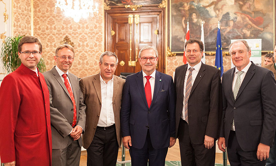 Vizerektor Martin Polaschek, Russland-Experte Thomas Krüßmann, Erfolgsmanager Siegfried Wolf, Landtagspräsident Franz Majcen, Montanuni-Rektor Wilfried Eichlseder und ORF-Chefredakteur Gerhard Koch (v.l.) Fotos: Grumet