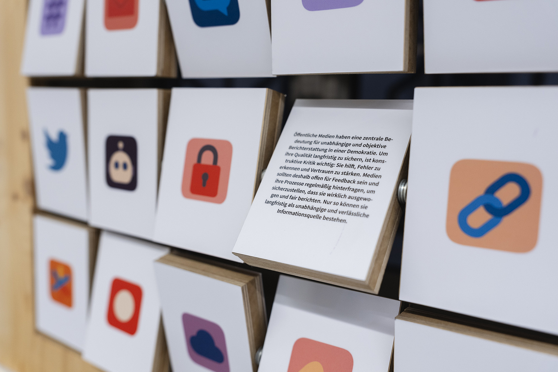 Echokammern-Spiel, Detailansicht ©KANIZAJ photography