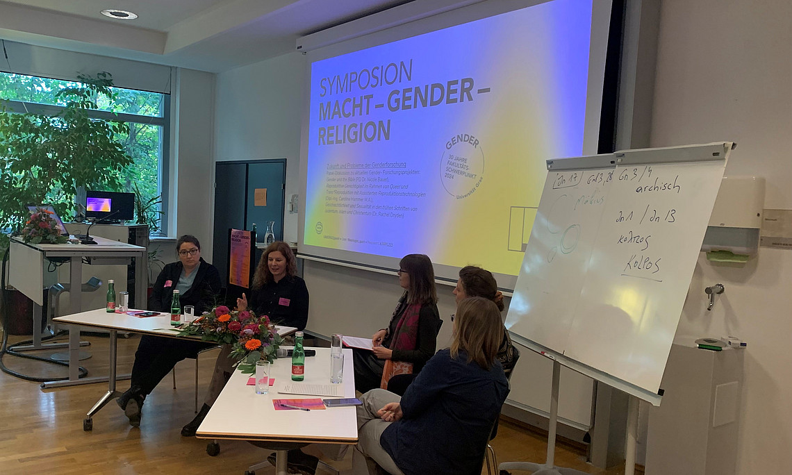 Paneldiskussion beim Symposion Macht-Gender-Religion 