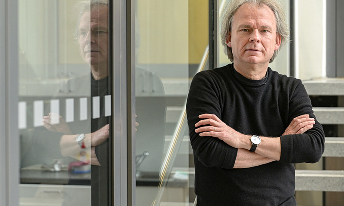 Andreas Kungl ist zuversichtlich, dass 2021 ein Wirkstoff für Covid-19-PatientInnen mit schwerem Krankheitsverlauf verfügbar sein könnte. Foto: Uni Graz/Tzivanopoulos. 