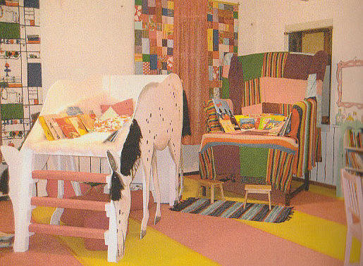 bookolino 2007: Ausstellungsräume mit „verkleidetem Sessel“ in der Villa Kunterbunt  