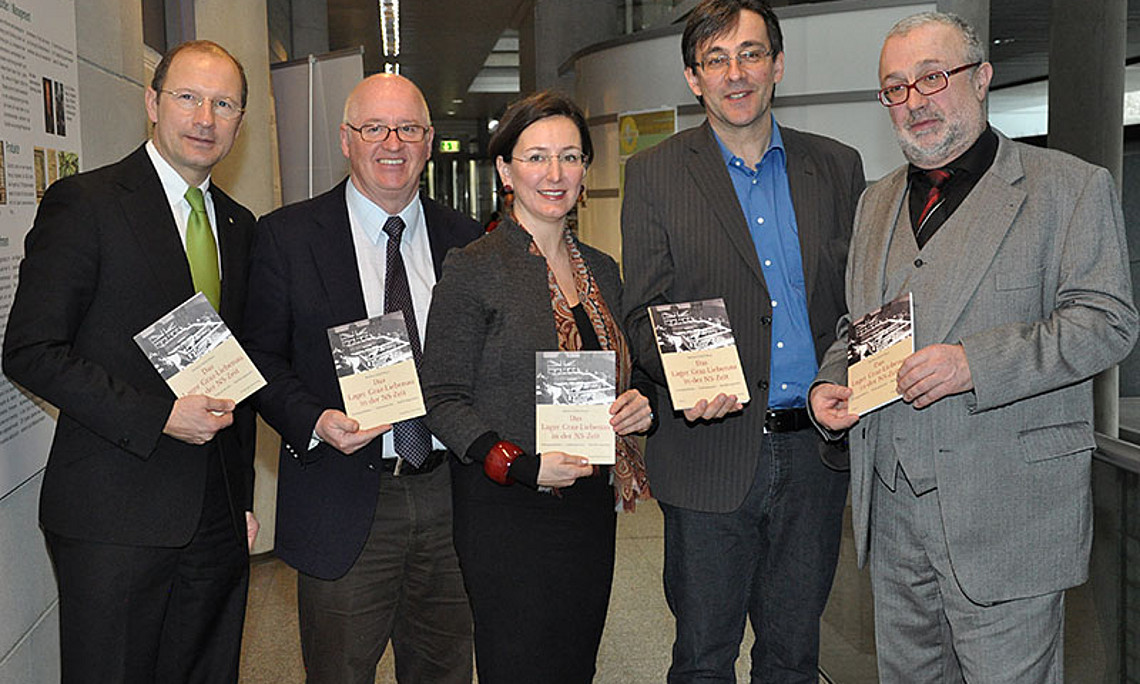V.l.: Mag. Urs Harnik-Lauris (Pressesprecher Energie Steiermark), Univ.-Prof. Dr. Stefan Karner (Leiter Ludwig-Boltzmann-Institut für Kriegsfolgenforschung), Doz. Dr. Barbara Stelzl-Marx, Dr. Wolfgang Hölzl (Geschäftsführer Leykam Verlag) und Dr. Pete