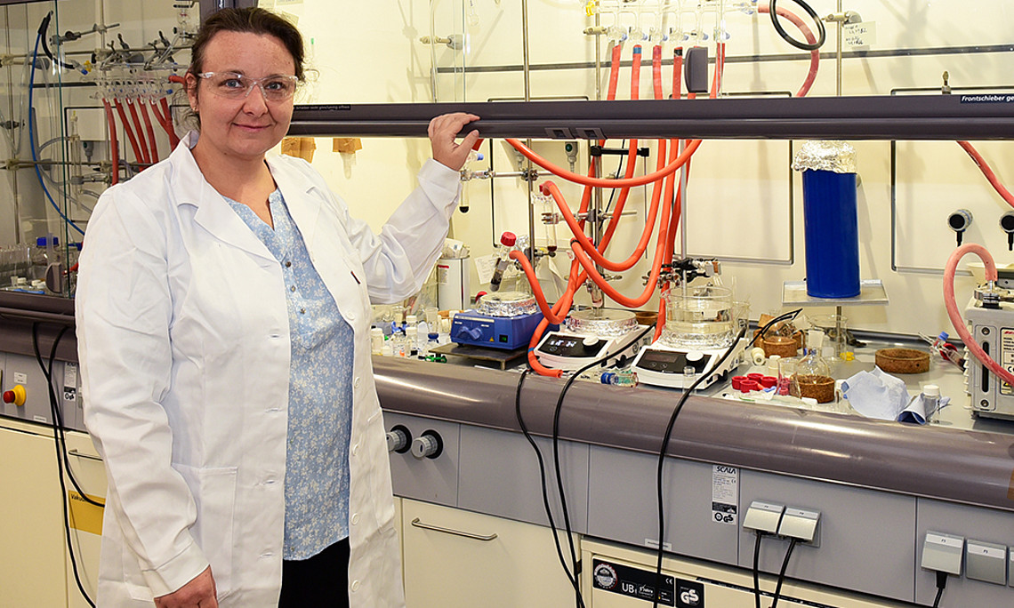 Katalin Barta Weissert arbeitet seit Anfang des Jahres als Professorin für Chemie an der Universität Graz. Die ERC Grant-Trägerin erforscht die Katalyse von Biomasse. Foto: Uni Graz/Schweiger 