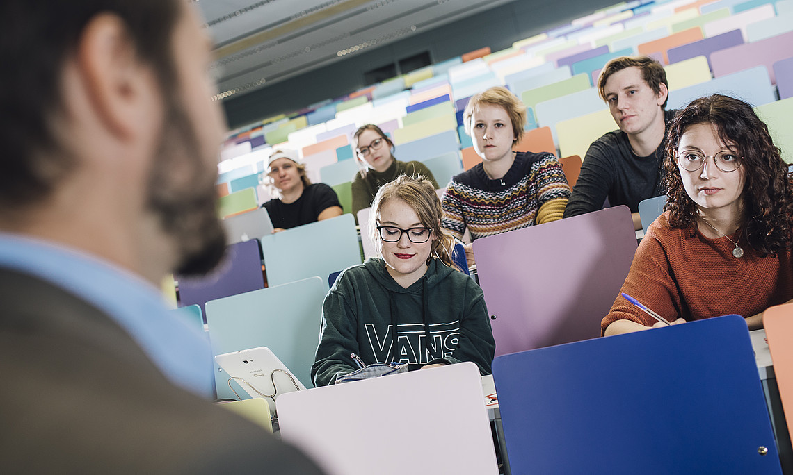 Lehrer und Studierende