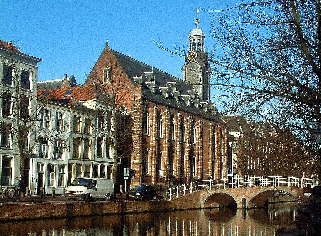 Akademiegebäude Leiden ©Foto: Pete Bobb, 2003