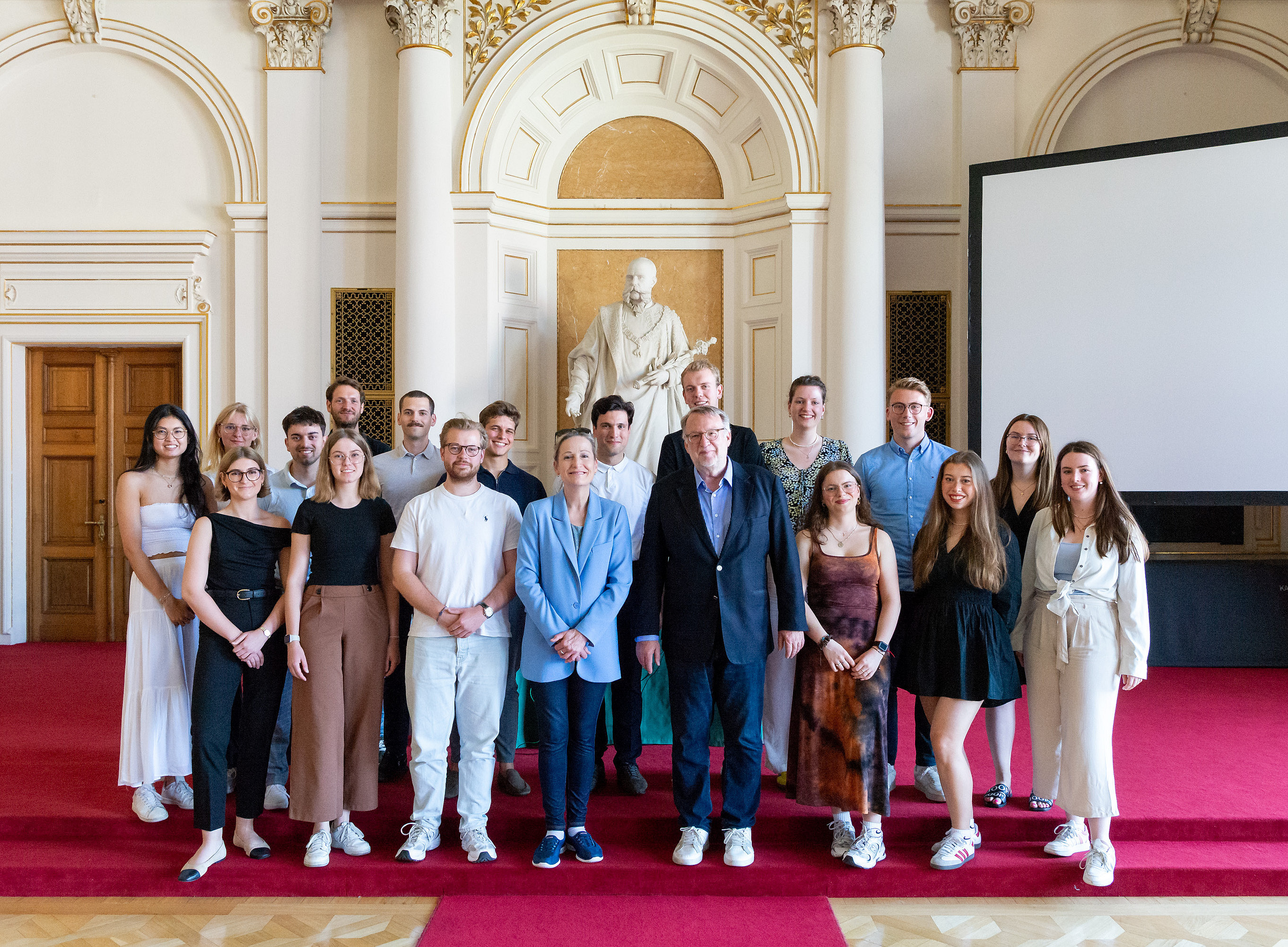 Ein Gruppenfoto der Seminarbeteiligten 