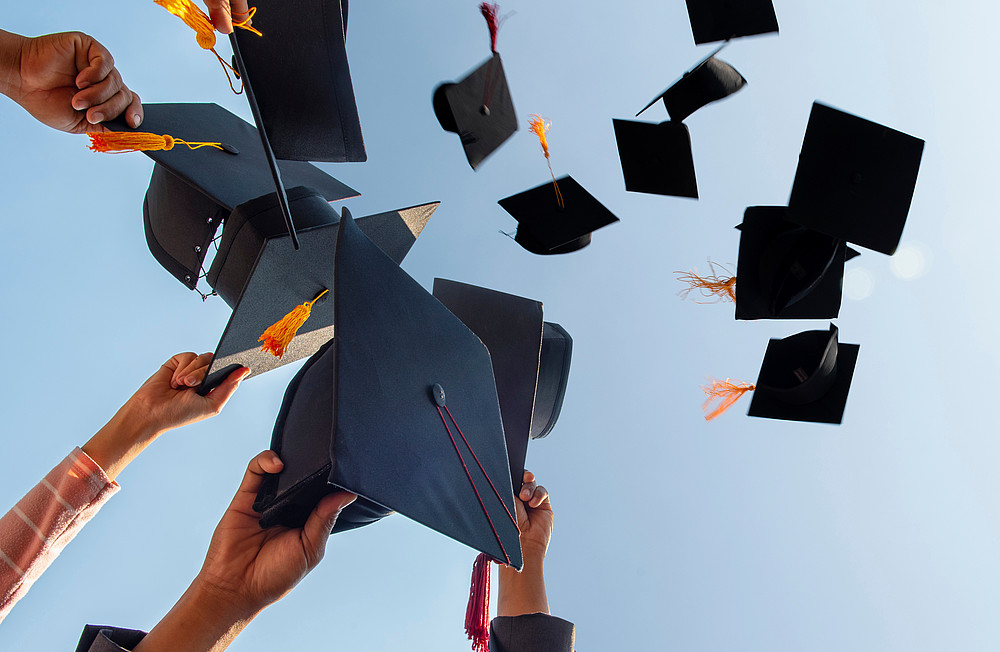 Flying hats ©Nirat.pix - stock.adobe.com