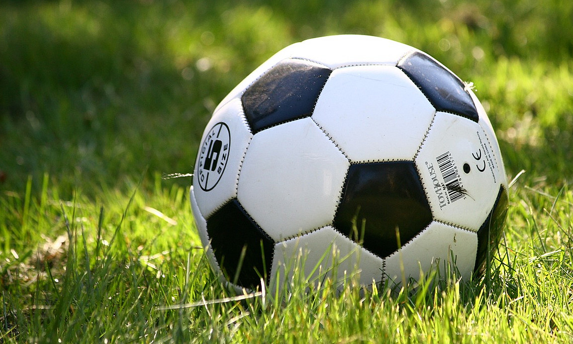 Fußball, Wiese