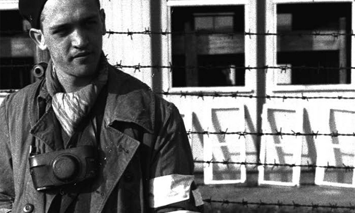 Mai 1945: Amerikanische Truppen befreien Mauthausen. Von diesem Moment an arbeitete Francesc Boix als Reporter und dokumentier das Leben im Lager mi der Kamera. Foto: MHC Fonds Amical de Mauthausen 