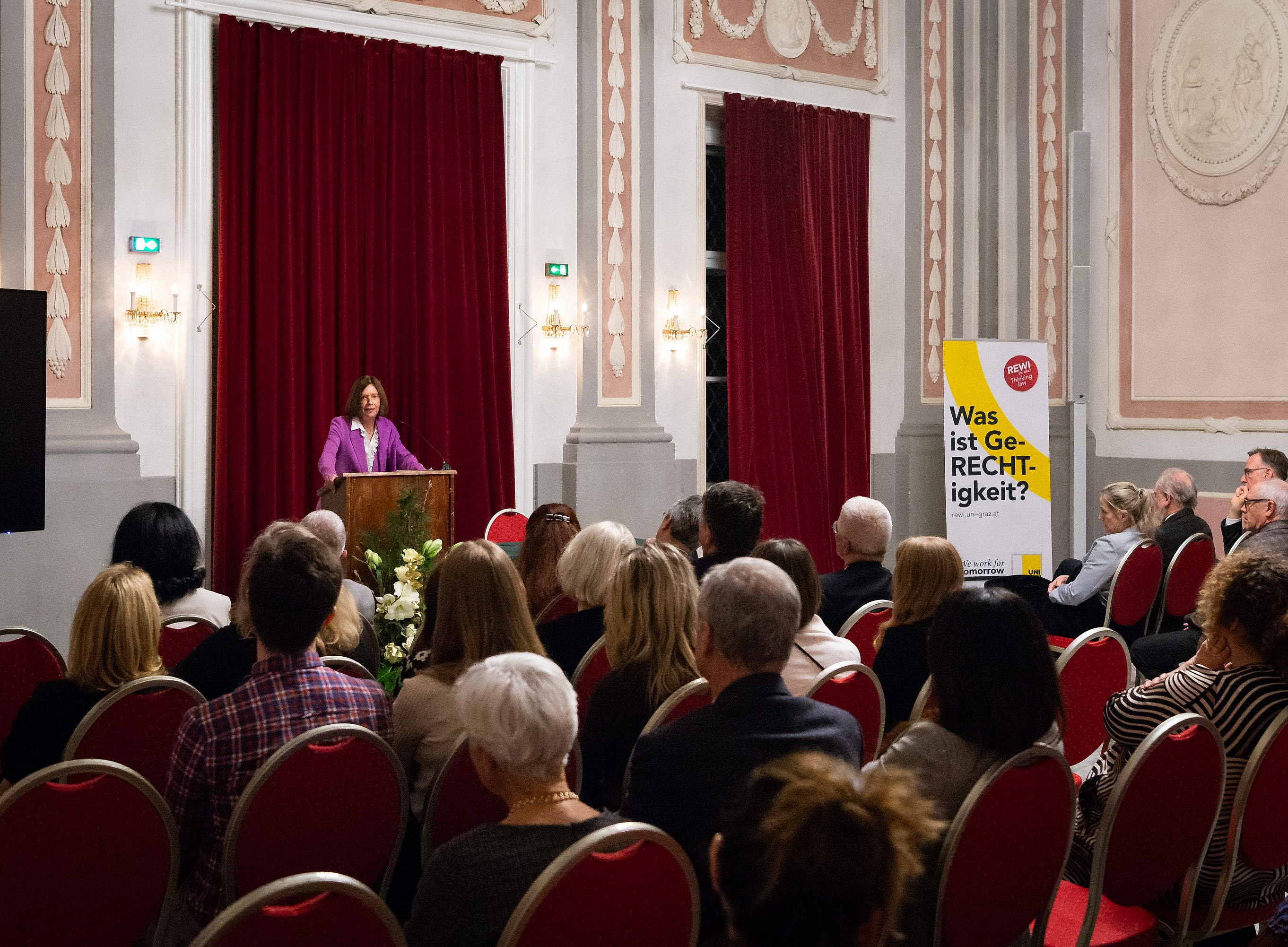 Die Antrittsvorlesung von Elisabeth Lovrek, der ehemaligen Präsidentin des OGH und neuen Professorin am Institut für Zivilverfahrensrecht und Insolvenzrecht, fand im festlichen Rahmen des Meerscheinschlössls statt. 