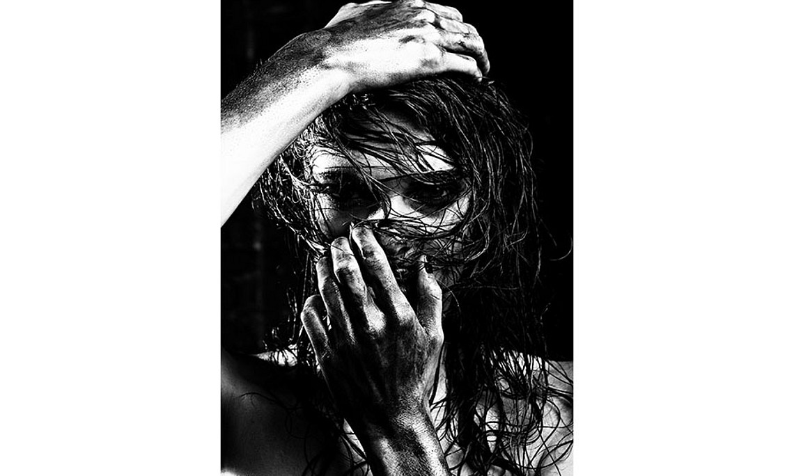 Fotos von Haley Ballard sind an der Uni Graz zu sehen sein. Die international tätige Fotografin begleitet das Projekt „Kleider machen Leute“. Foto: Haley Ballard