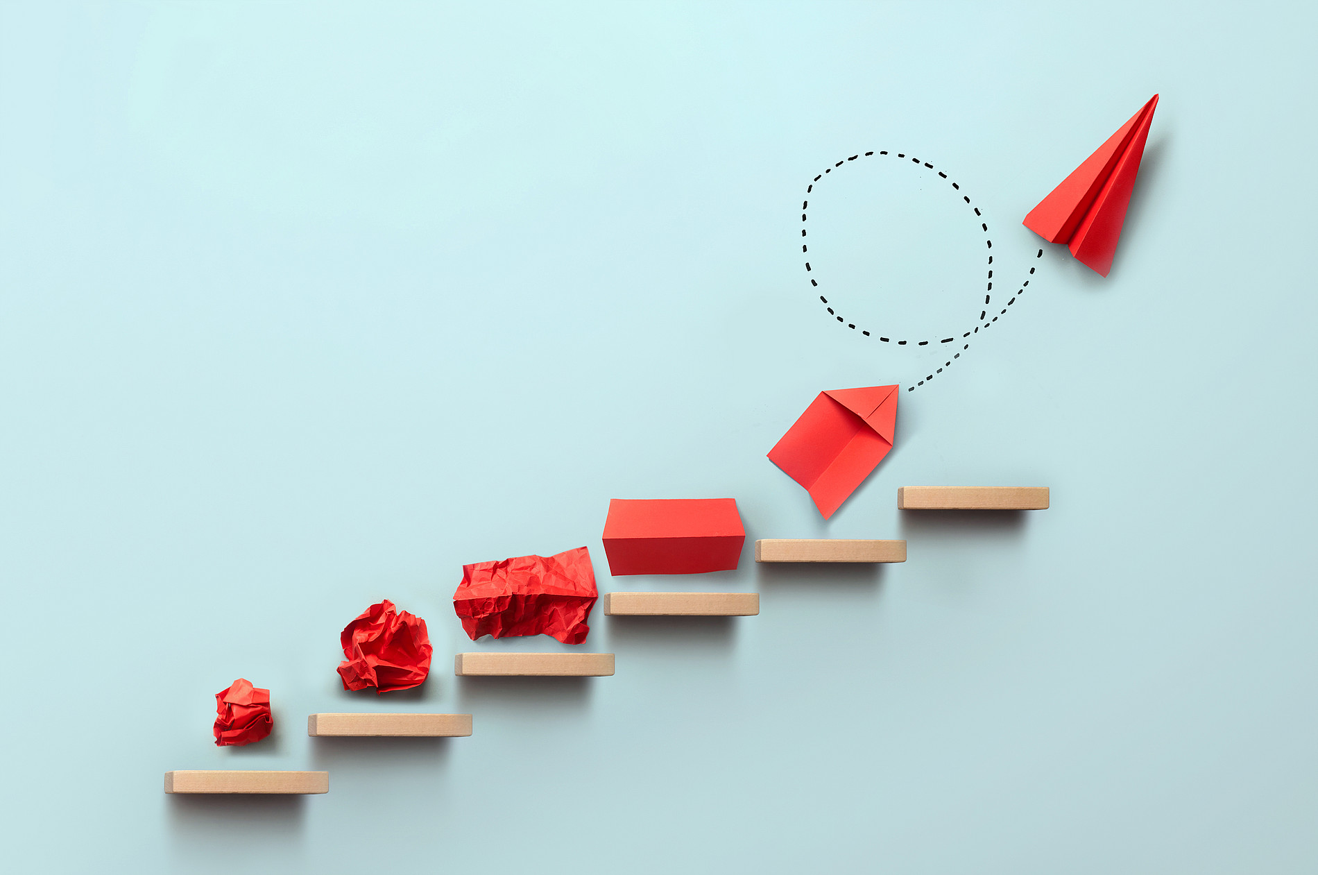 kleine Papierflieger ©Pixelbliss - stock.adobe.com