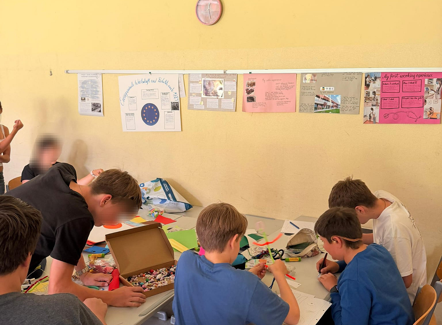 Students crafting their language system models 