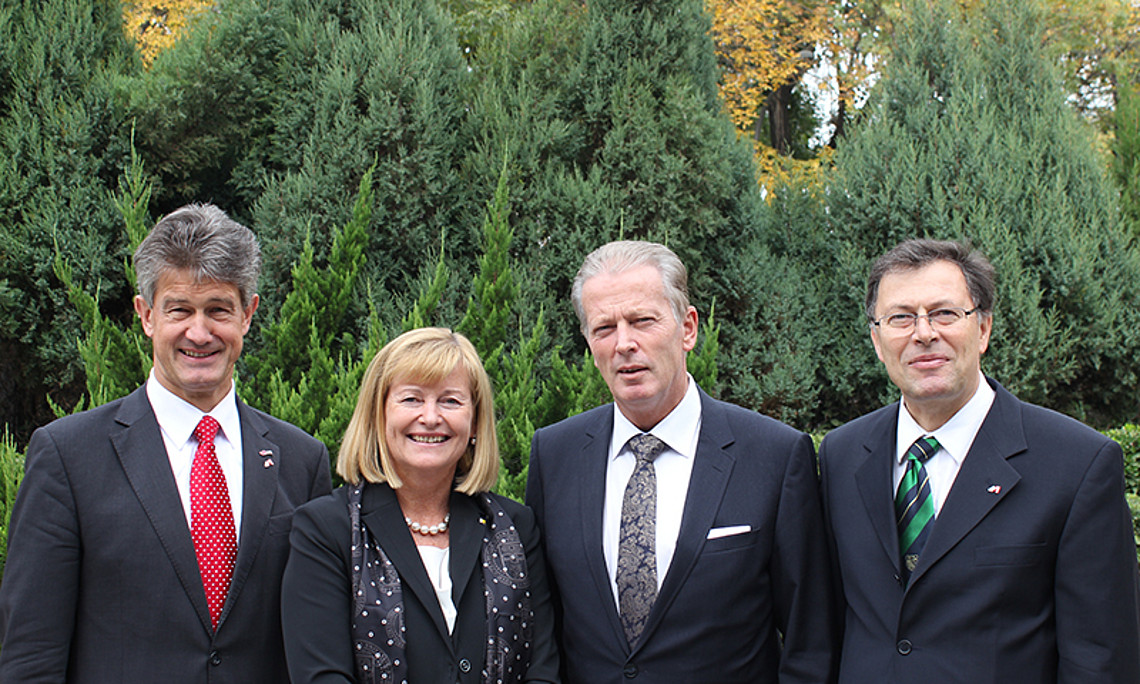 Die drei steirischen RektorInnen Kainz (TU Graz), Neuper (Uni Graz) und Eichlseder (Montanuni) sind mit Wissenschaftsminister und Vizekanzler Mitterlehner in China. Foto: Neubauer