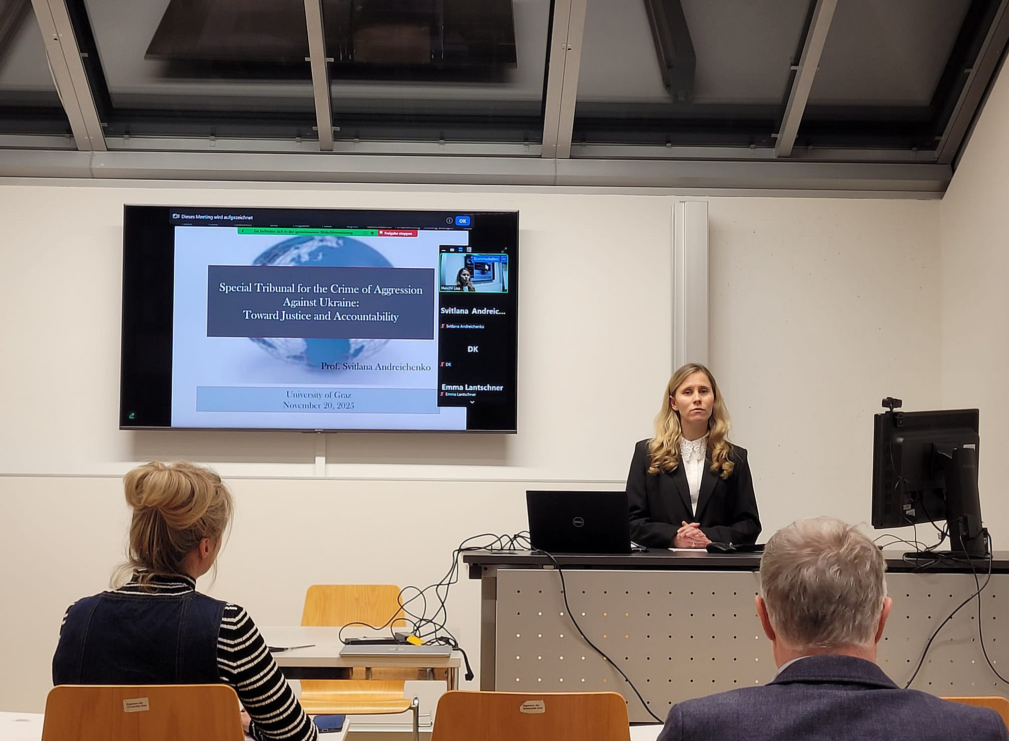 Photo of Svitlana Andreichenko during presentation ©Photo: Elias Faller