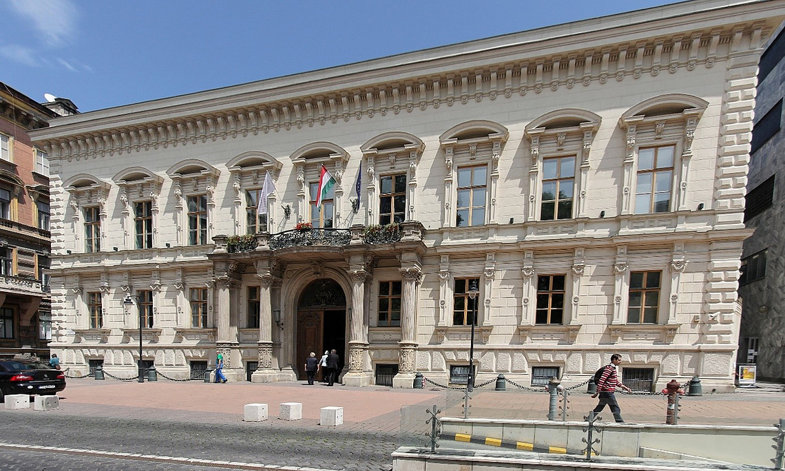 Universität Budapest