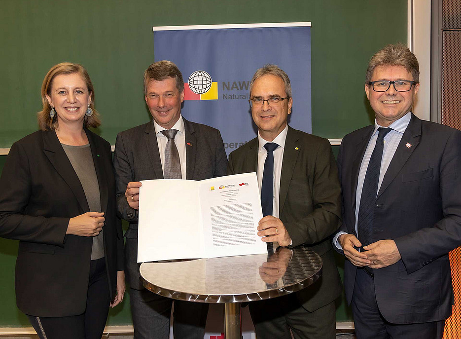 member of a provincial government Barbara Eibinger-Miedl , TU-Graz-Rector Bischof, Uni-Graz-Rector Riedler und Minister Martin Polaschek (left to right) ©© Helmut Lunghammer