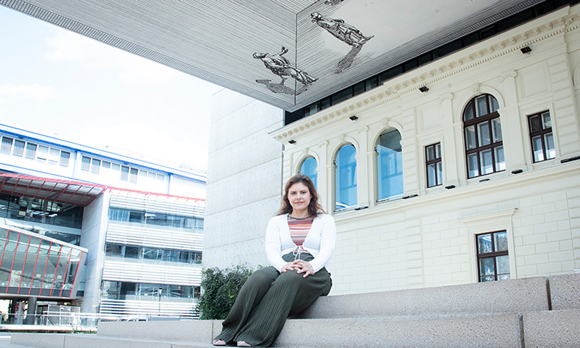 Vier Monate lang forschte die Kiewerin Anna Kryvenko an der Universität Graz. Die Linguistin untersuchte, wie wie Europa und die EU im ukrainischen Parlament diskutiert werden – vor und nach Kriegsbeginn. Foto: Uni Graz/Leljak. 