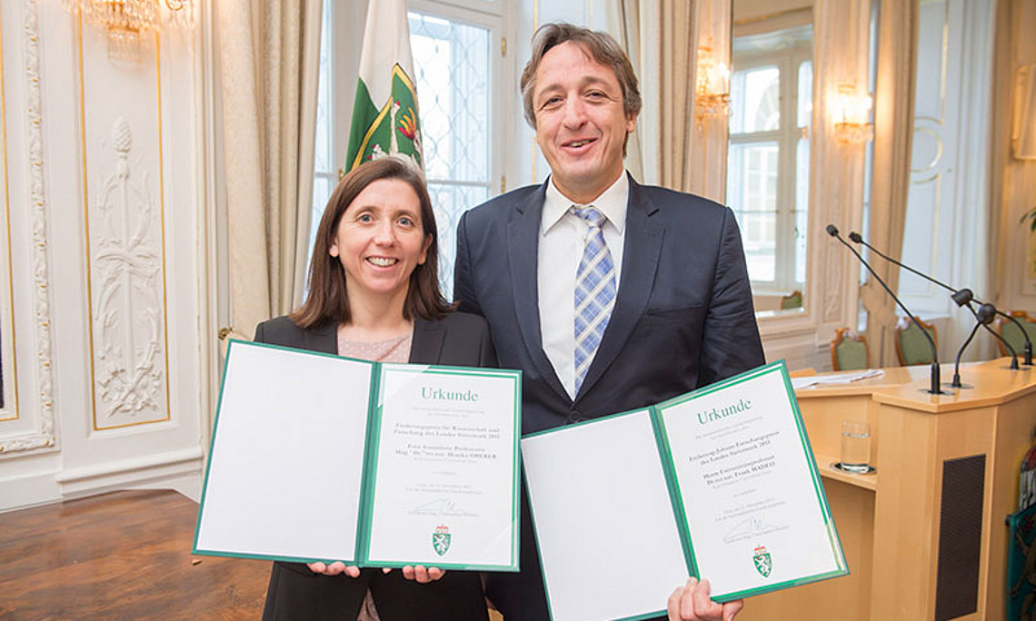 Monika Oberer und Frank Madeo wurden mit Forschungspreisen des Landes ausgezeichnet. Fotos: Fischer. 