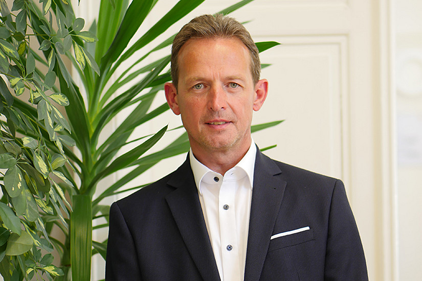 Heribert Truschnegg, stellvertretender wissenschaftlicher Leiter des Universitätskurses „Pflege bei psychiatrischen Erkrankungen“, spricht über Therapieboom, die Weiterentwicklung der psychiatrischen Pflege sowie Karrierechancen in diesem Bereich. Foto: UNI for LIFE.