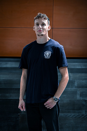 T-shirt in blau ©EMB