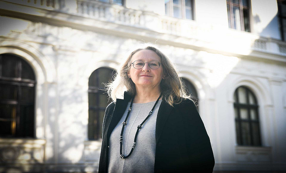 Katharina Eisch-Angus