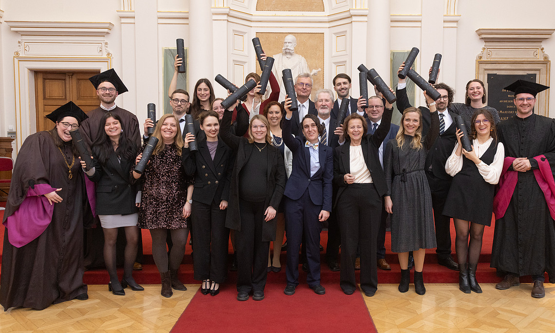 Sponsion 2026 Januar_Gruppenbild Aula (Foto Gasser)