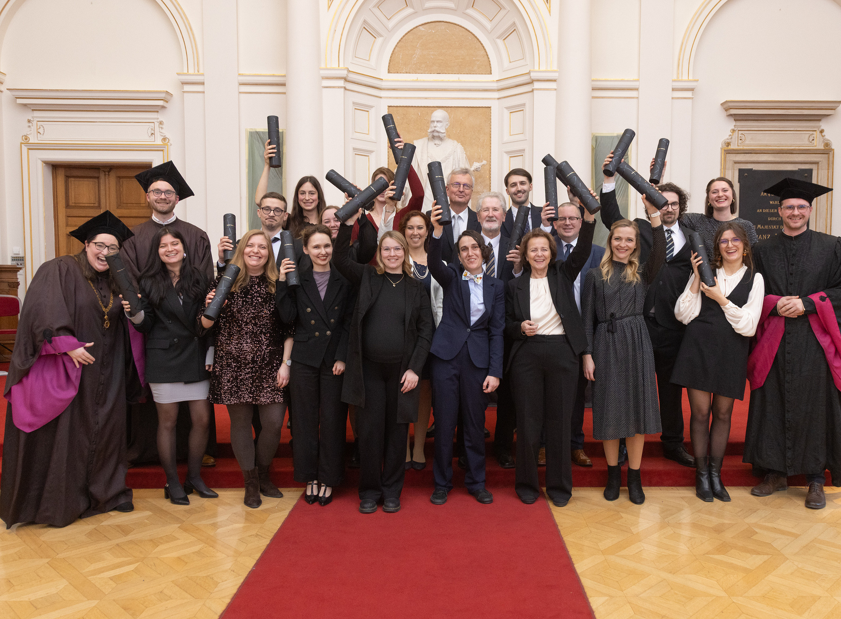 Sponsion 2026 Januar_Gruppenbild Aula (Foto Gasser) 