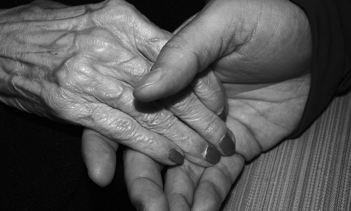 Weil wir zu wenig über den Prozess des Sterbens wissen, kommt es in der Betreuung von Menschen an ihrem Lebensende häufig zu Missverständnissen und Versorgungslücken. Foto: pixabay