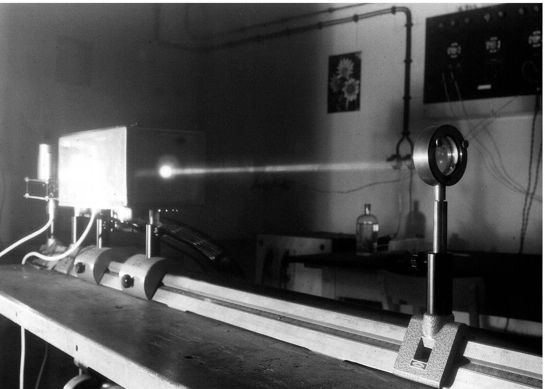 erster Laser an der Uni Graz_schwarz_weiß ©Franz Aussenegg