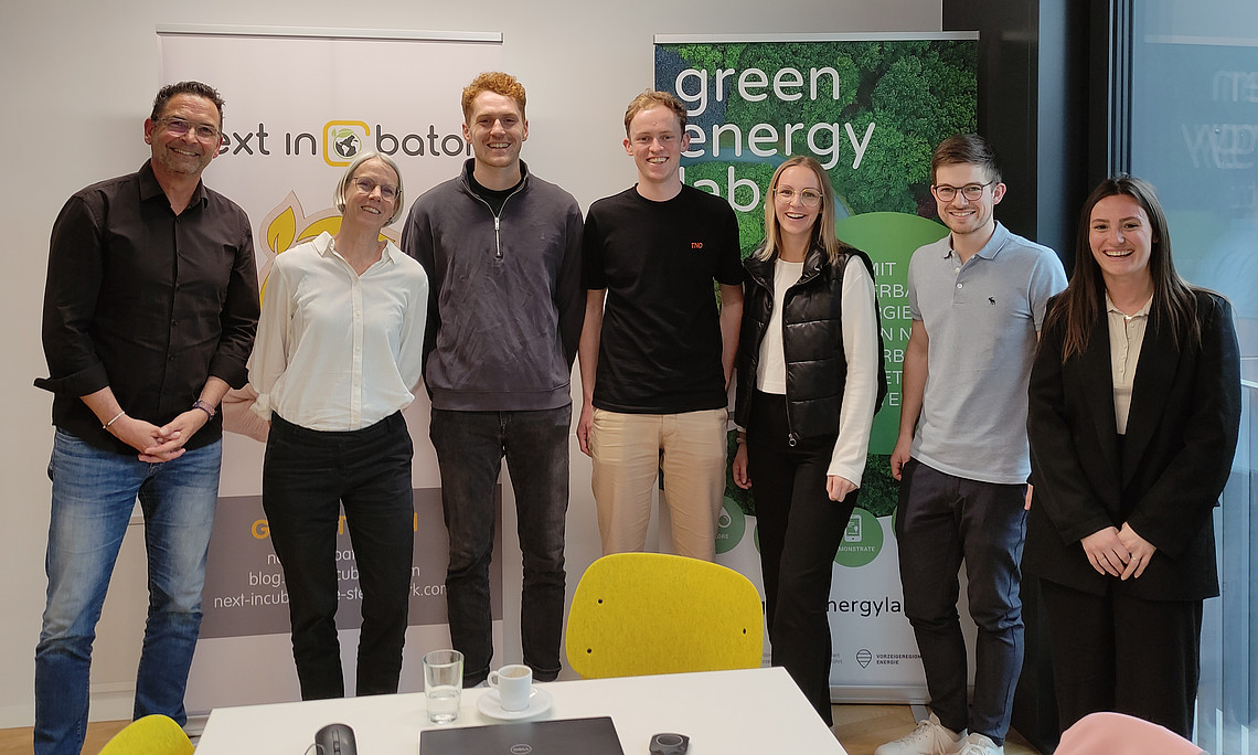 Bild mit Studierenden, Ortlieb, Rettensteiner