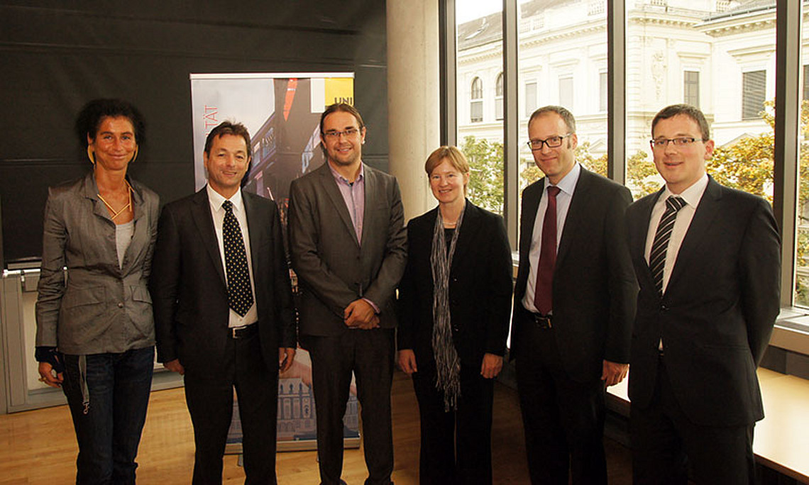 Die sechs ReferentInnen der Tagung von links nach rechts: Brigitta Lurger, Peter Bydlinski, Helmut Hirtenlehner, Anja Ischebeck, Andreas Engert und Stefan Arnold. Foto: KK.