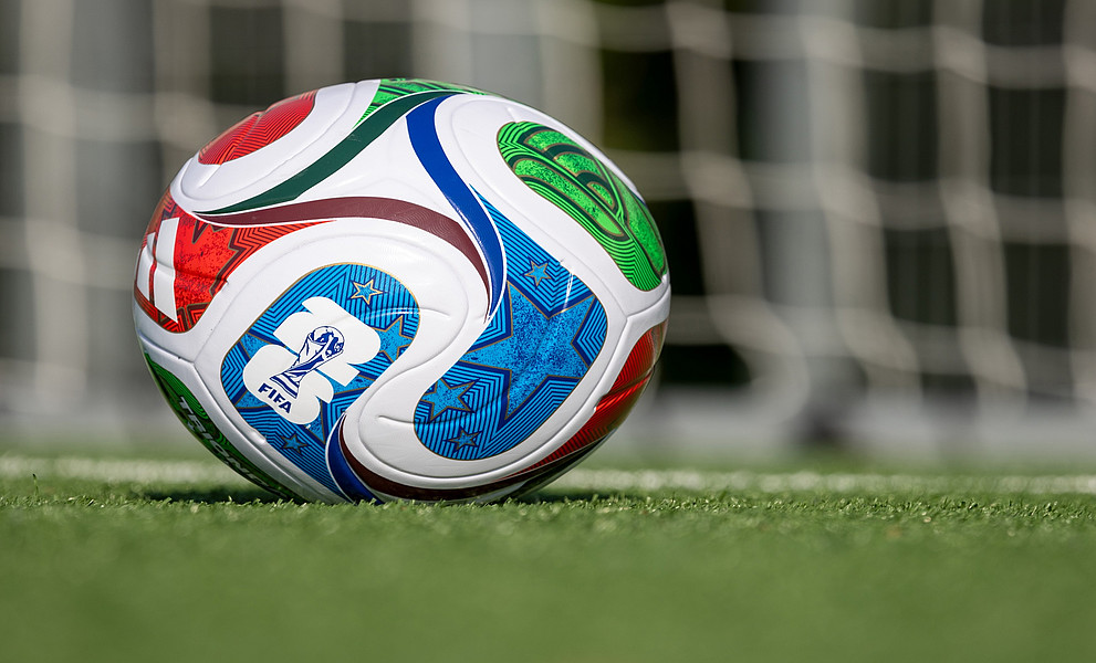 Ein Fußball