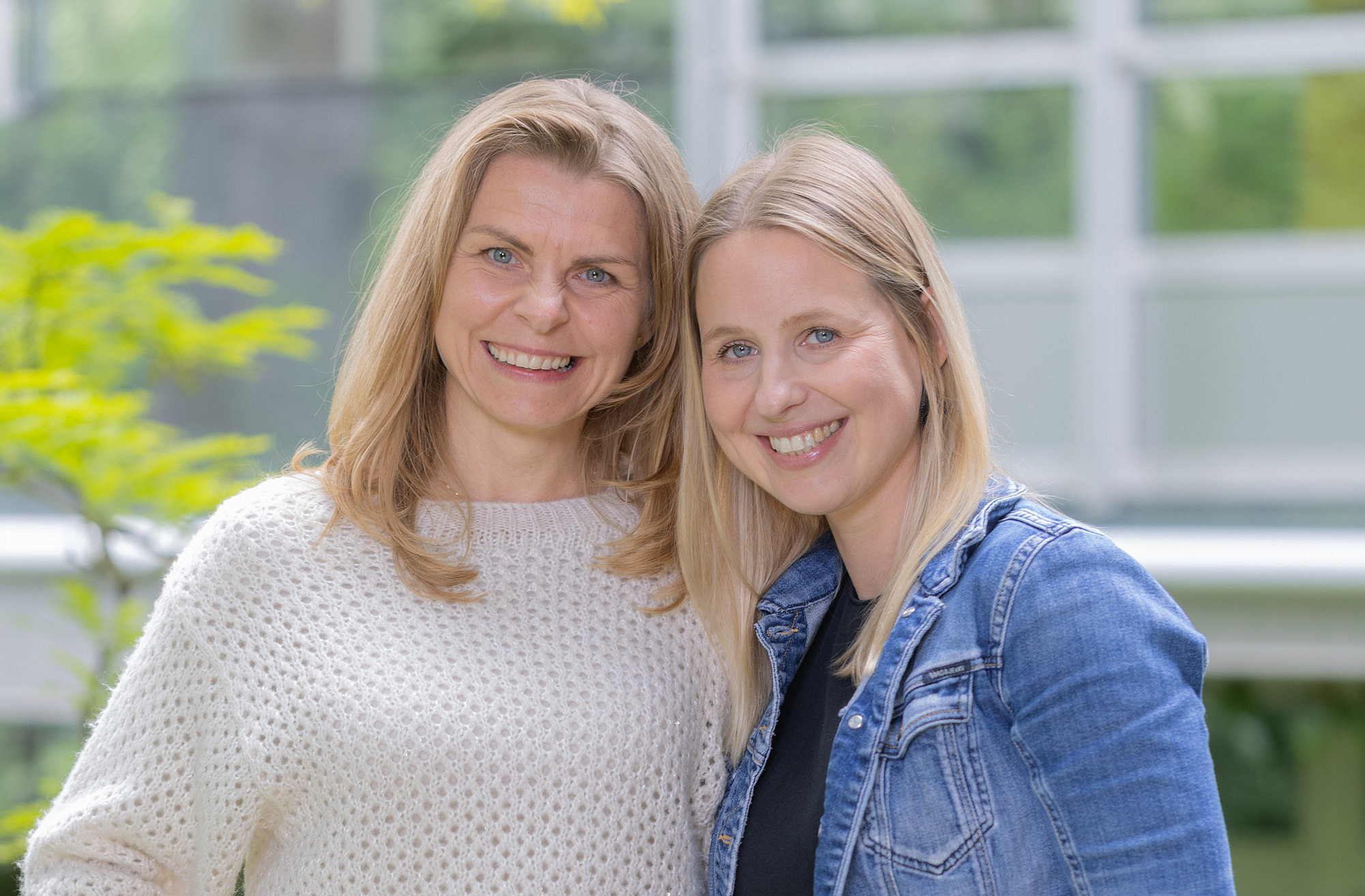 Zwei Uni Graz Mitarbeiterinnen, links Karin Redl, rechts Anika Maier, Bewerbungsmanagament der Uni Graz