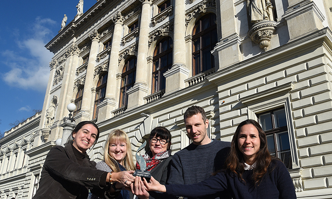 Human Resources Excellence Award für Initiative des Personalressorts der Uni Graz: Kerstin Käfer, Lydia Kurz, Eva Regle, Philippe Streit und Julia Goldgruber (v.l.) Foto: Uni Graz/Schweiger 