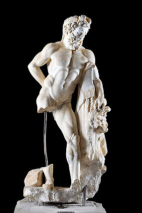 Herakles, Typus Farnese. Museum Side, Inv. 89, Fundort Säulenstraße. © Alice Landskron, Foto: Gordian Landskron 