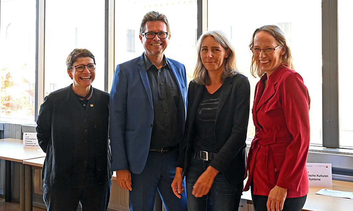 Netzwerktreffen anlässlich des zehnjährigen Bestehens: Vortragende Maria Varela, Rektor Martin Polaschek, Organisatorinnen Annette Sprung und Katharina Scherke; Foto: Uni Graz/Eklaude