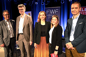Rektor Peter Riedler, Georg Vogeler, KI-Expertin Ana Simic, Moderatorin Martina Marx und FWF-Präsident Christof Gattringer (v. l.) Foto: Uni Graz/Schweiger 