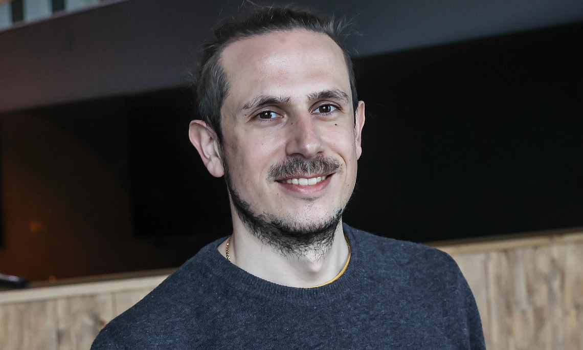Giovanni Zamborlini stellt aufgrund seiner wissenschaftlichen Interessen als auch aufgrund seines technischen Know-how eine ausgezeichnete Ergänzung für das Surface Science Team dar. - Uni Graz/Zamborlini
