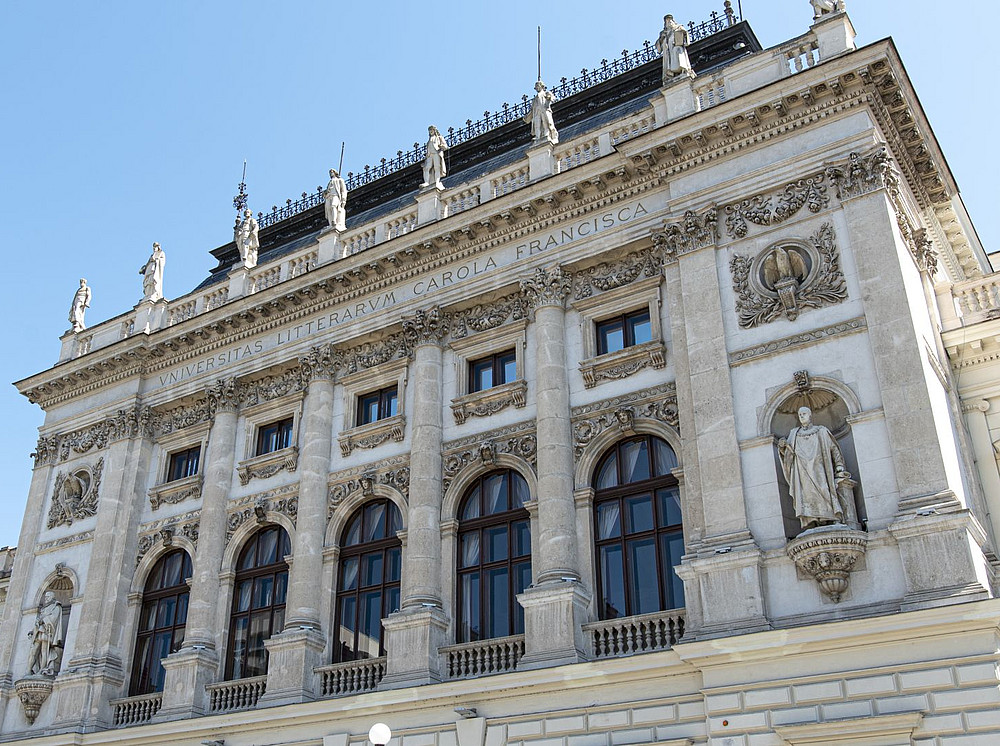 Das Bild zeigt das Hauptgebäude der Universität Graz. ©Universität Graz