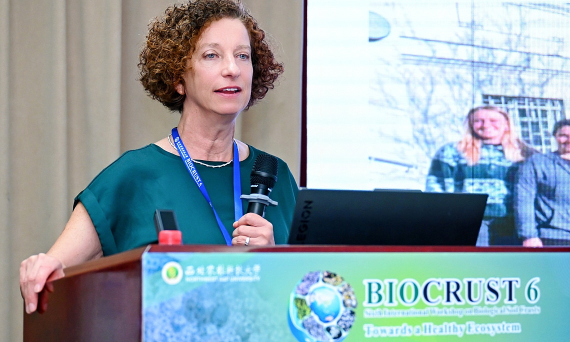 Bettina Talk Biocrust 6